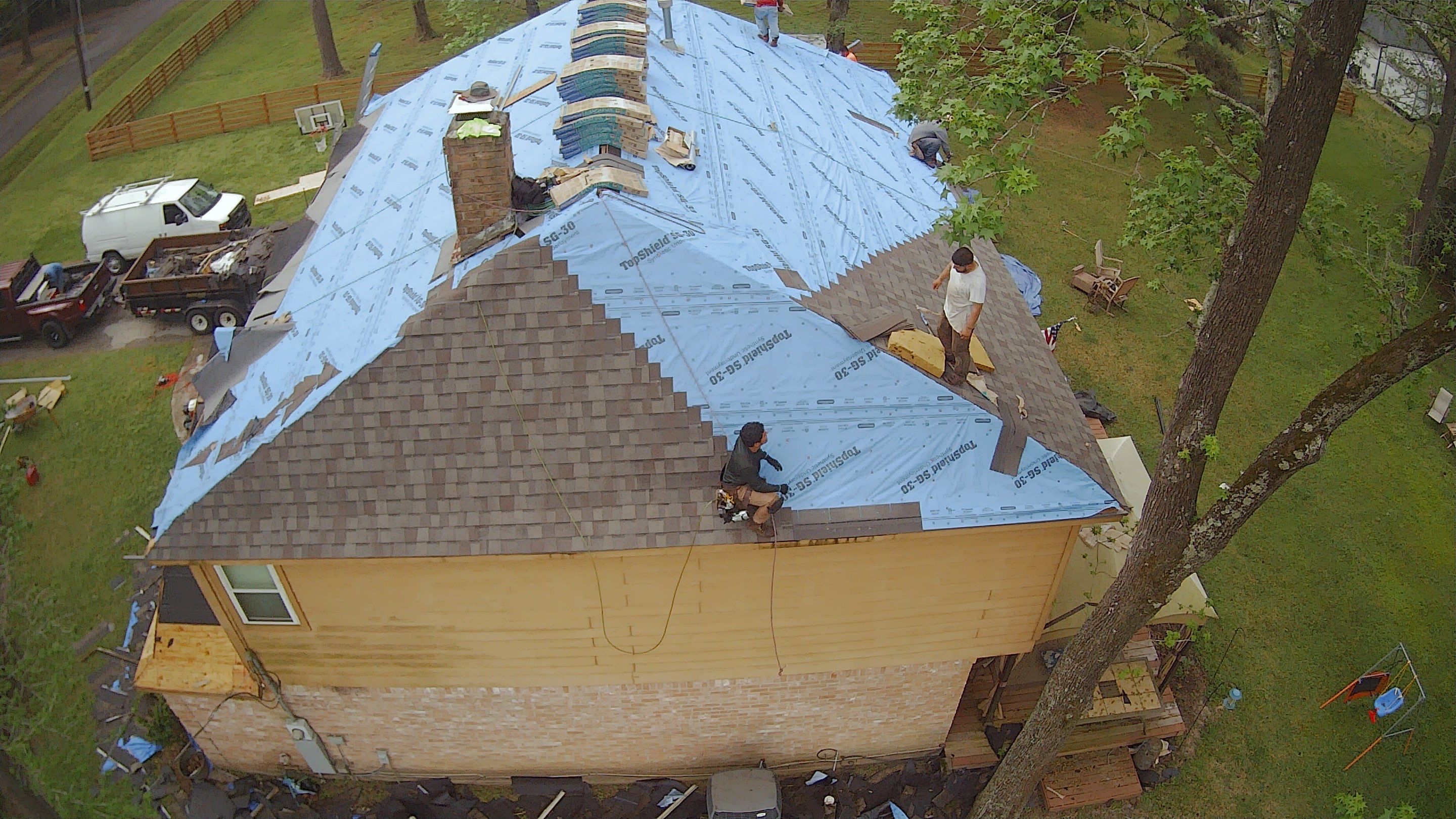 neighbours roofer damaged my roof